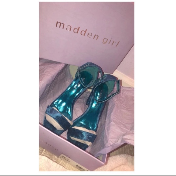 GORG Velvet Ocean Blue Madden Girl Heels! - Picture 4 of 8